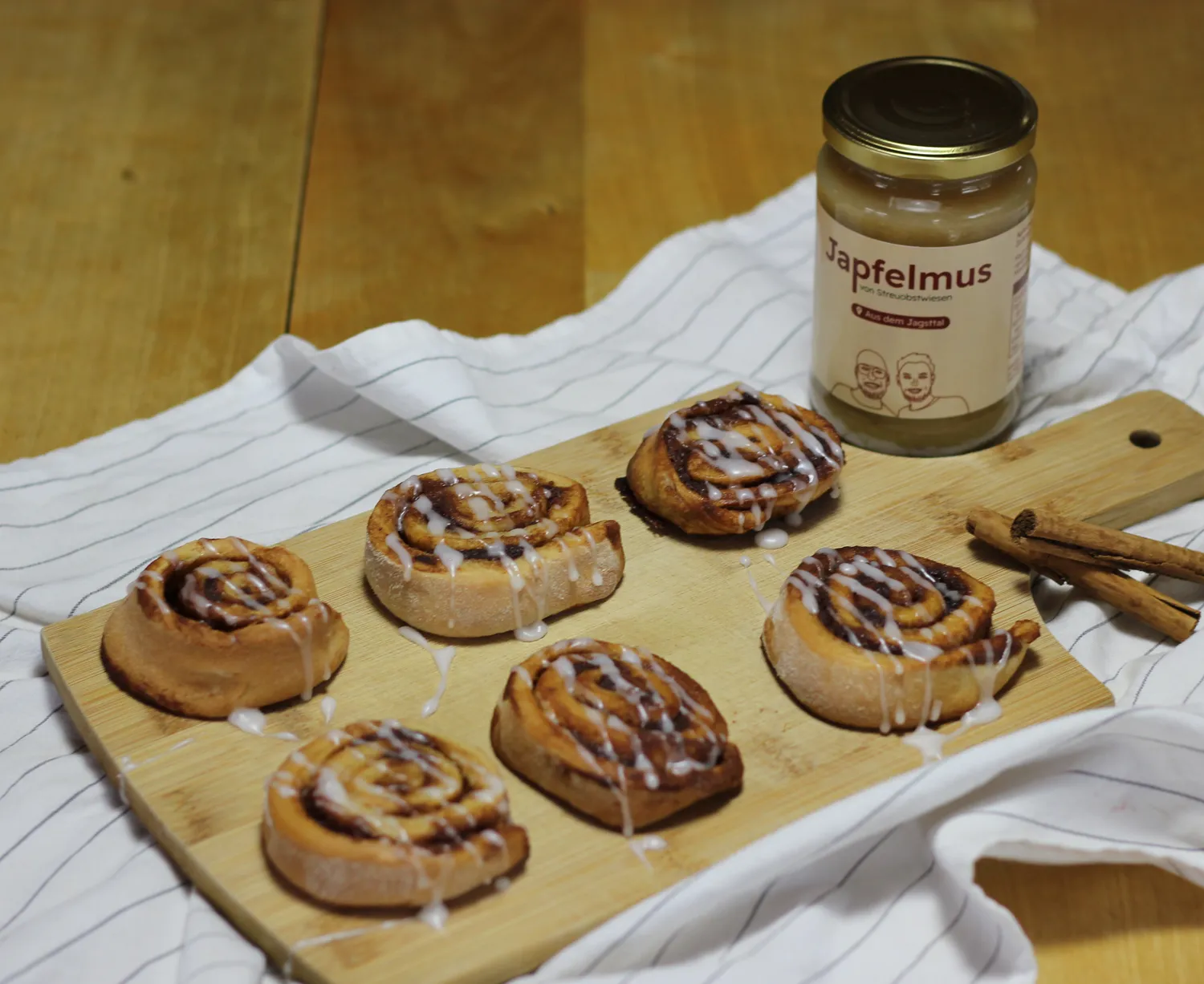 Zimtschnecken mit Japfelmus